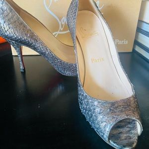 CHRISTIAN LOUBOUTIN
Grey Python Yoyo 85 Peep Toe Pumps 37 $845